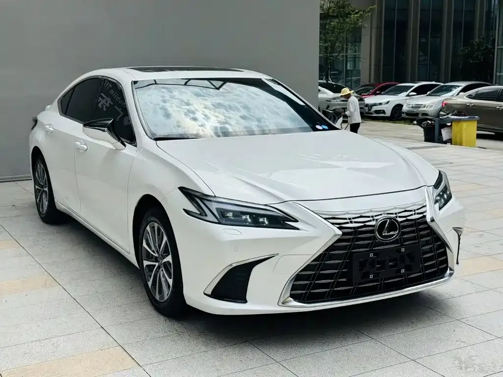 Lexus ES — фото 7