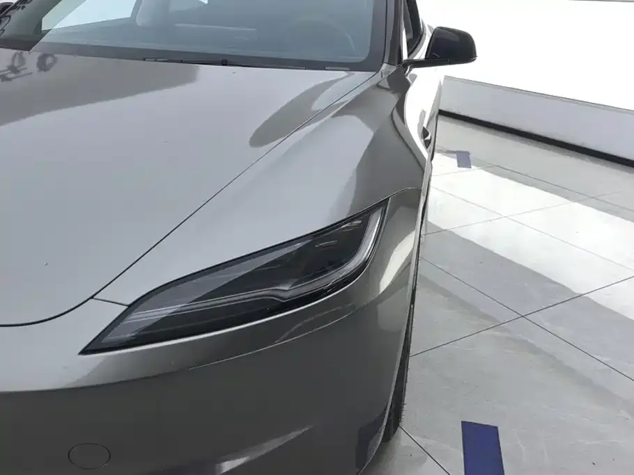 Tesla Model 3 — фото 8