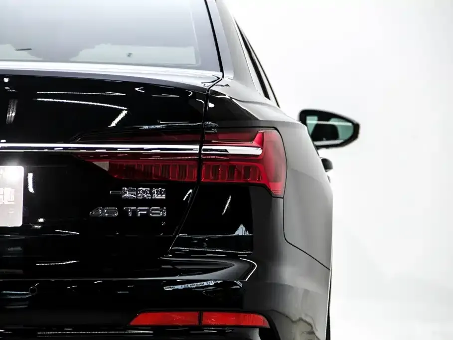 Audi A6L — фото 9