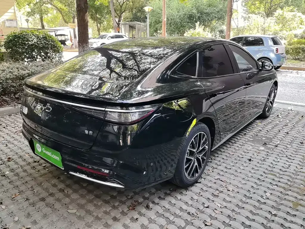 BYD Seal — фото 3