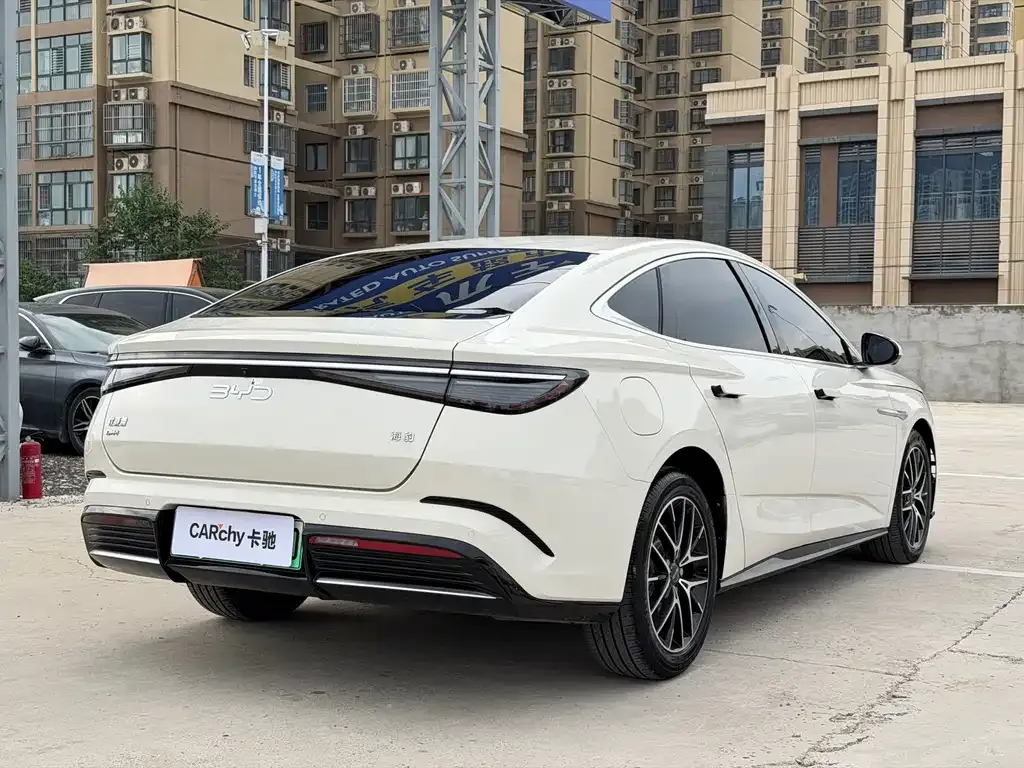 BYD Seal — фото 10