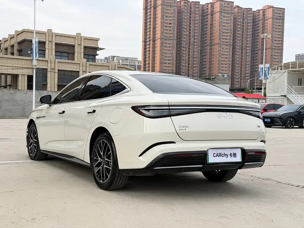 BYD Seal — фото 7