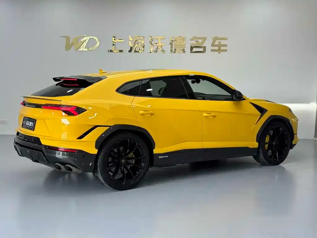 Lamborghini Urus — фото 10