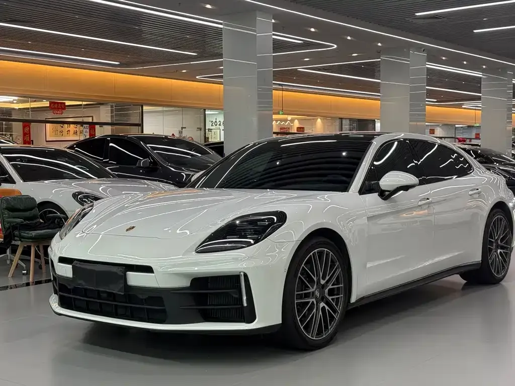 Porsche Panamera — фото 1