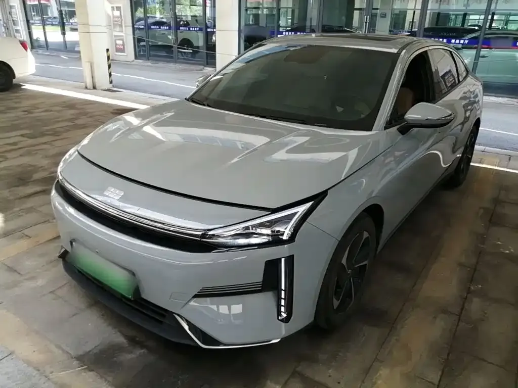 Geely Galaxy L6 — фото 1