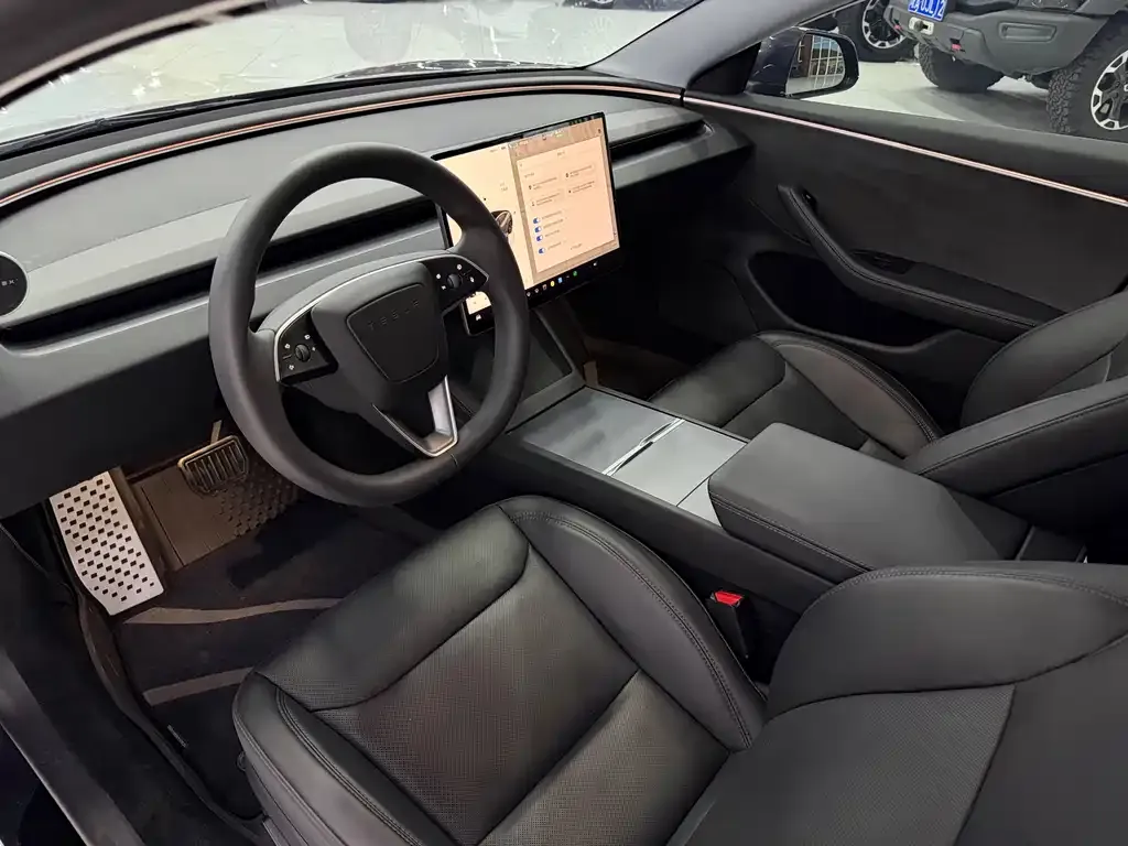 Tesla Model 3 — фото 7