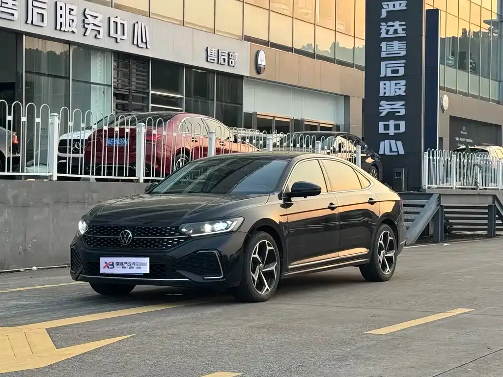 Volkswagen Passat — фото 1