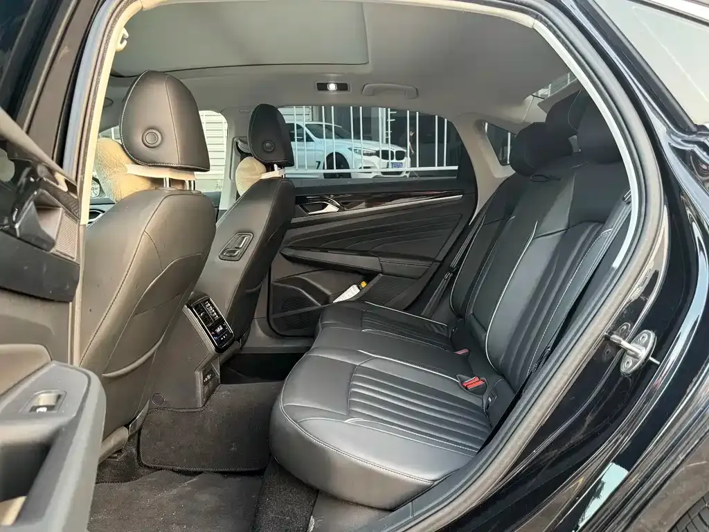 Volkswagen Passat — фото 4
