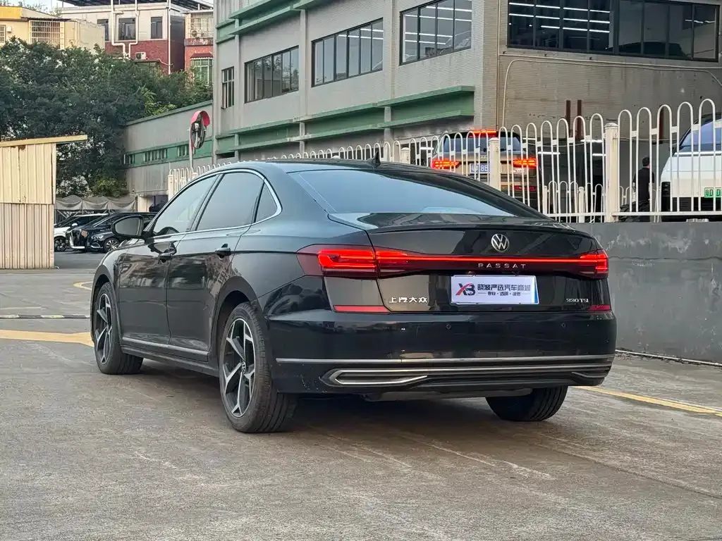 Volkswagen Passat — фото 8