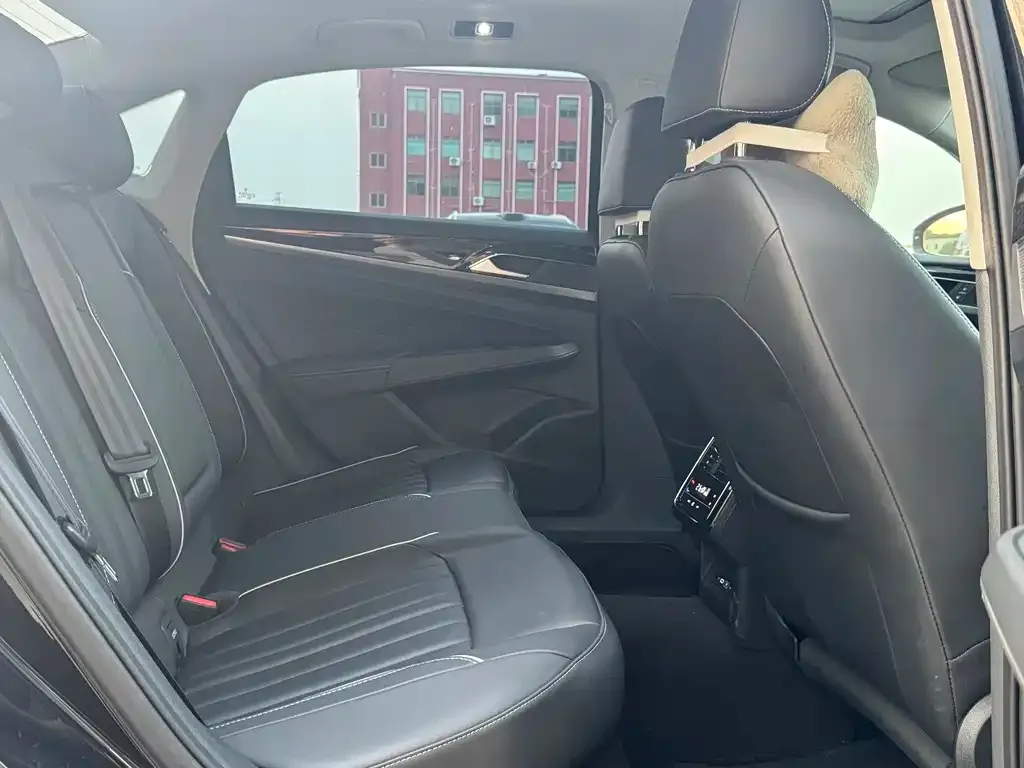 Volkswagen Passat — фото 3
