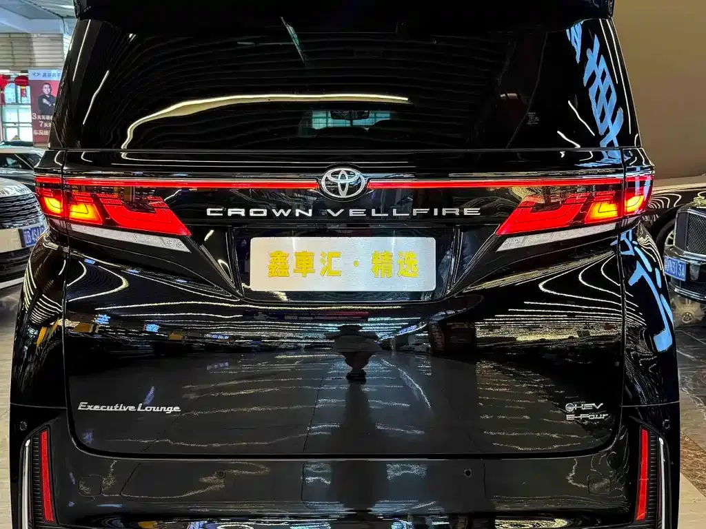 Toyota Vellfire — фото 5