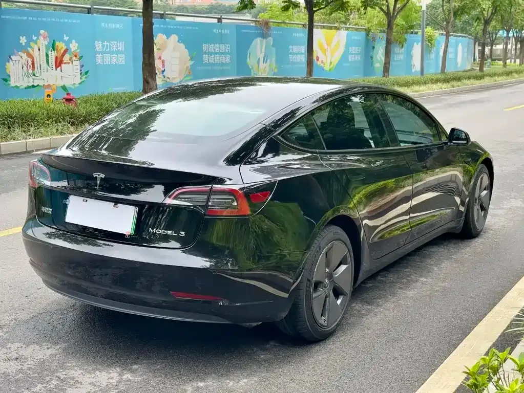 Tesla Model 3 — фото 6