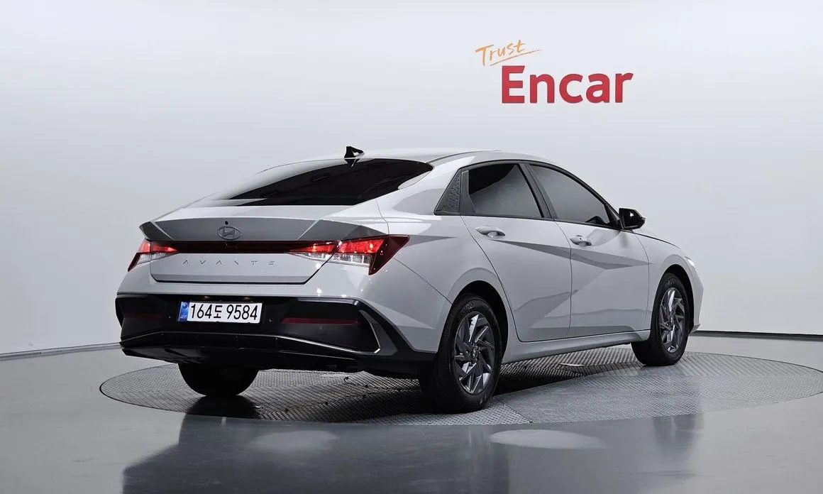Hyundai AVANTE — фото 3