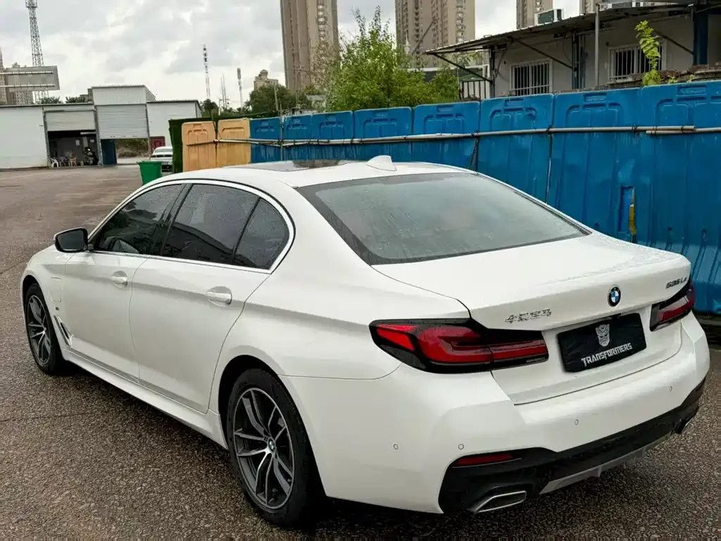 BMW 5 Series New Energy — фото 7