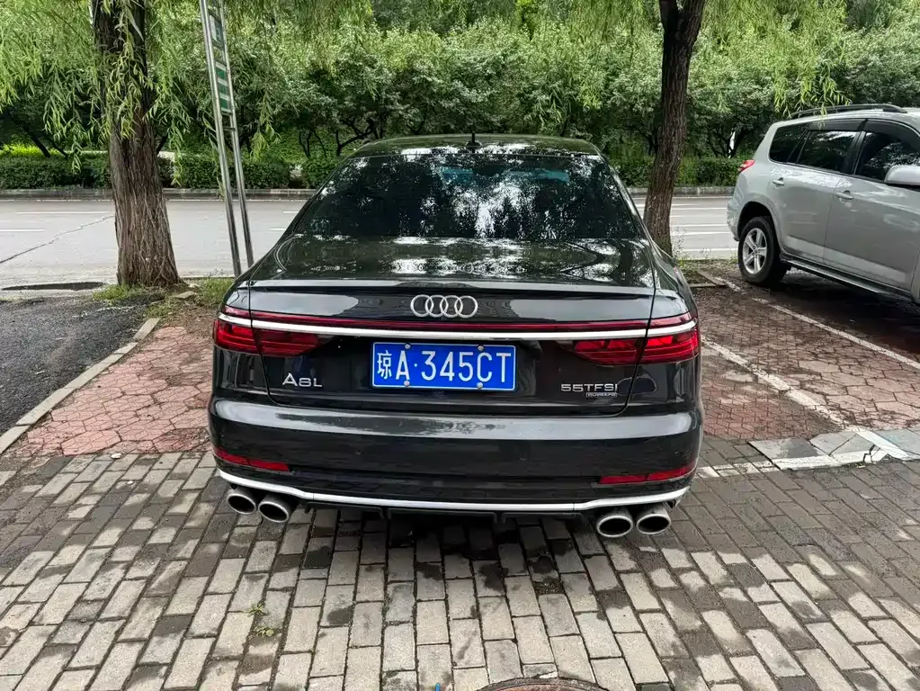 Audi A8 — фото 9