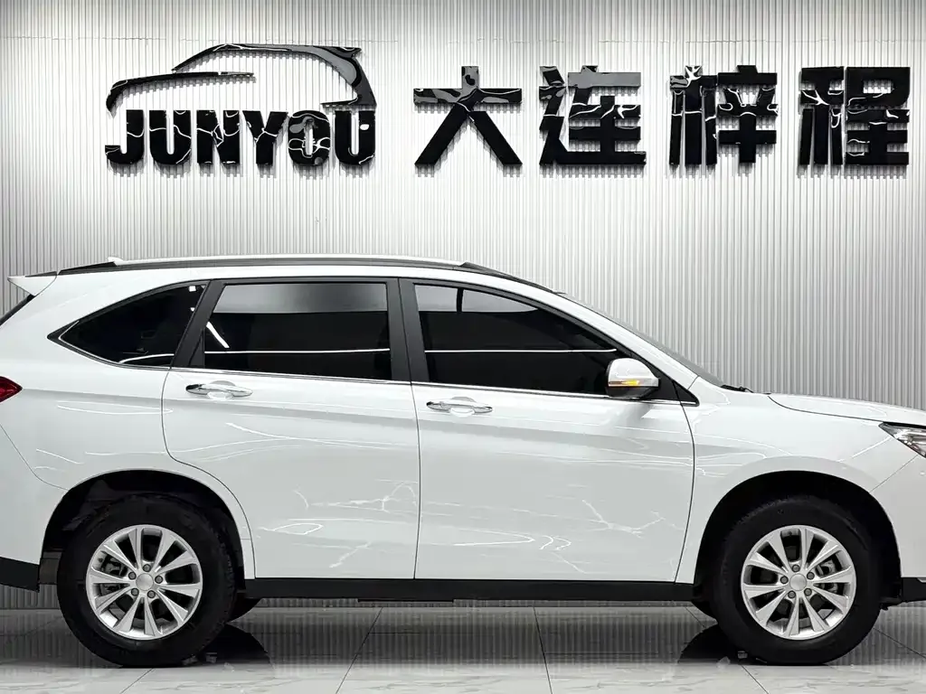 Haval M6 — фото 8
