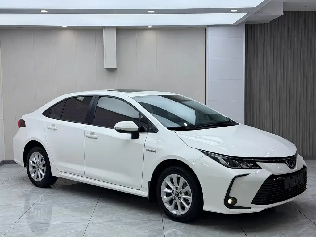 Toyota Corolla — фото 5