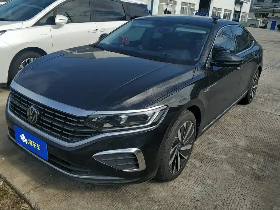 Volkswagen Passat — фото 1
