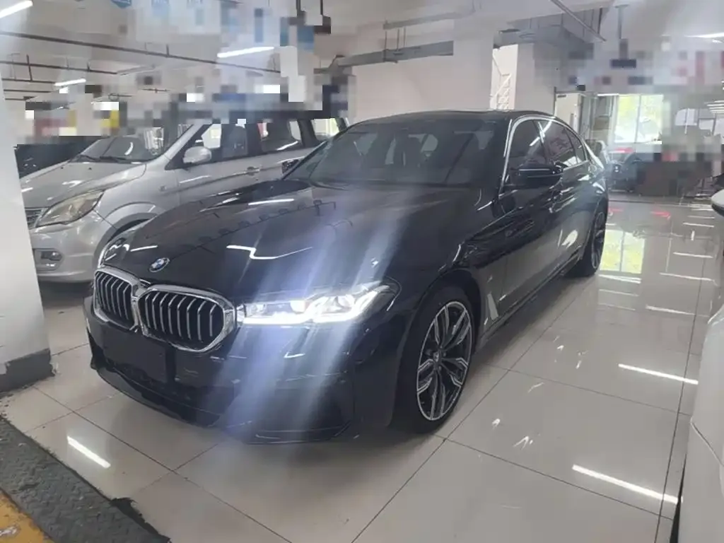 BMW 5 Series — фото 1
