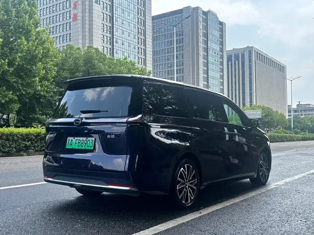 GAC Motor 传祺E8 PHEV — фото 9
