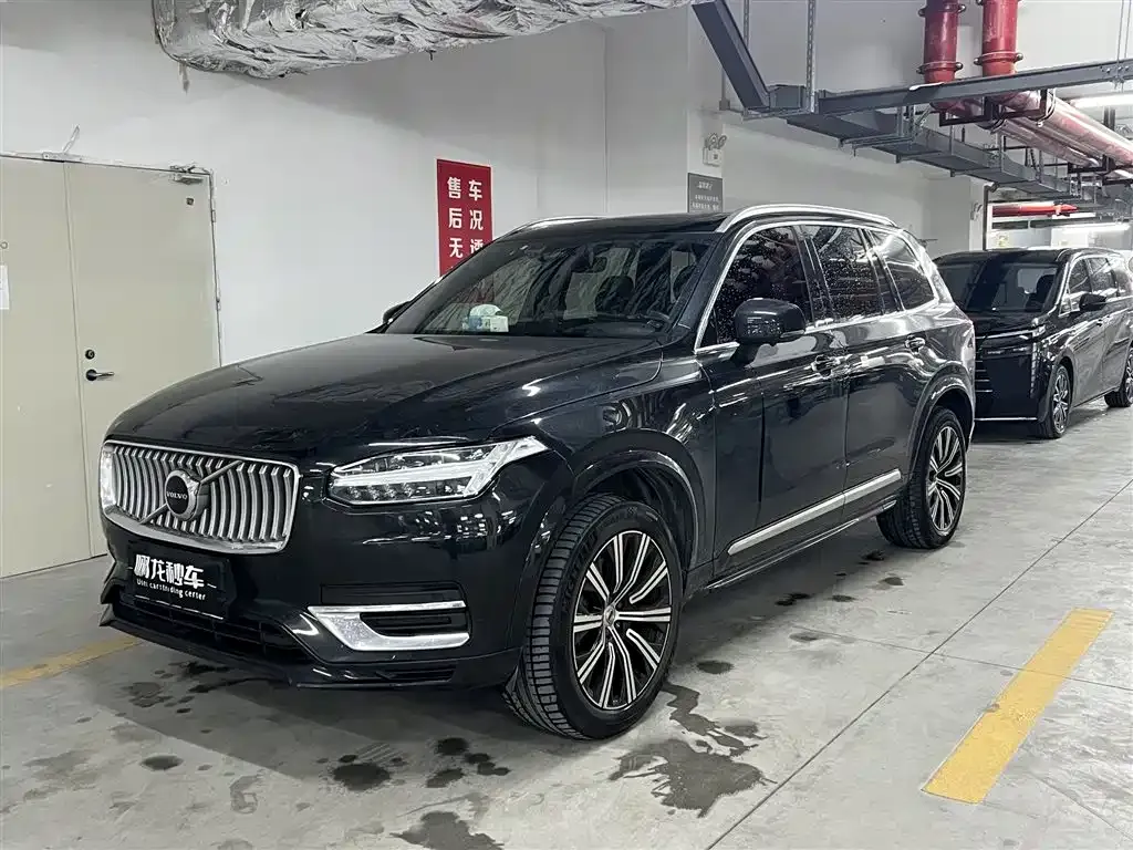Volvo XC90 — фото 1