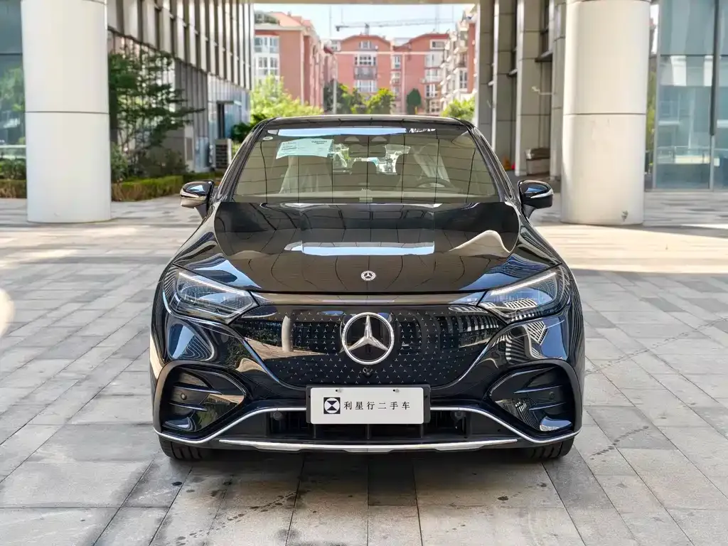 Mercedes-Benz EQE SUV — фото 7