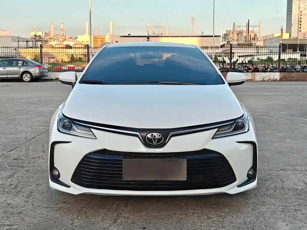 Toyota Corolla — фото 9