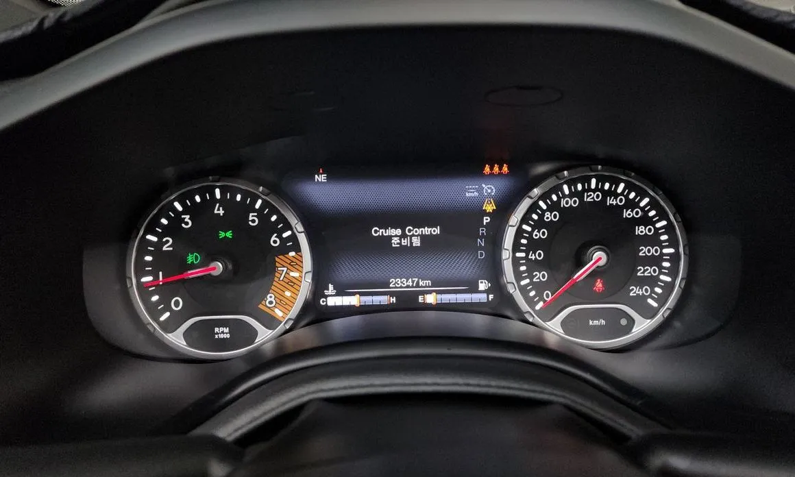 Jeep Renegade — фото 4