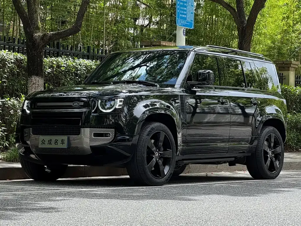 Land Rover Defender — фото 1