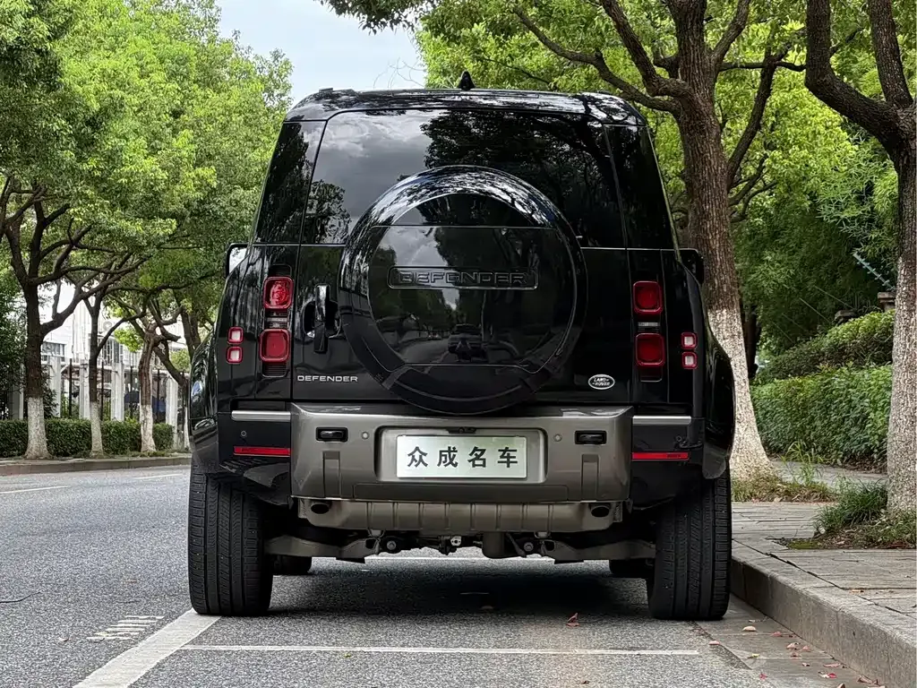 Land Rover Defender — фото 7