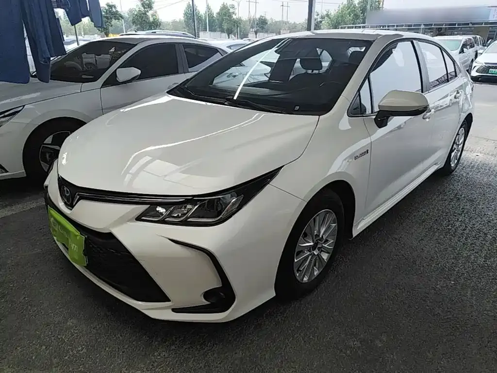 Toyota Corolla — фото 1