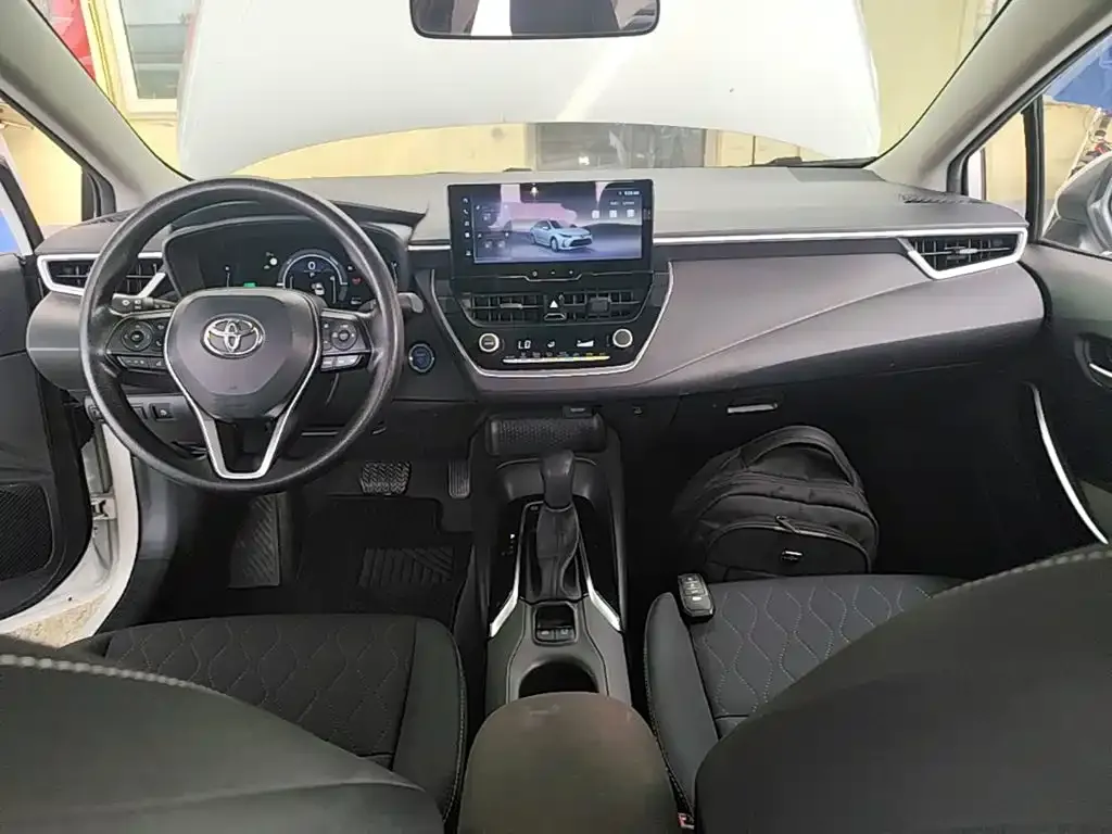 Toyota Corolla — фото 3
