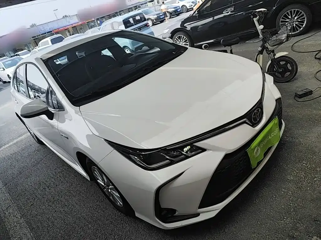 Toyota Corolla — фото 9