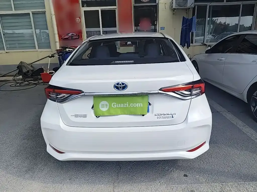 Toyota Corolla — фото 8