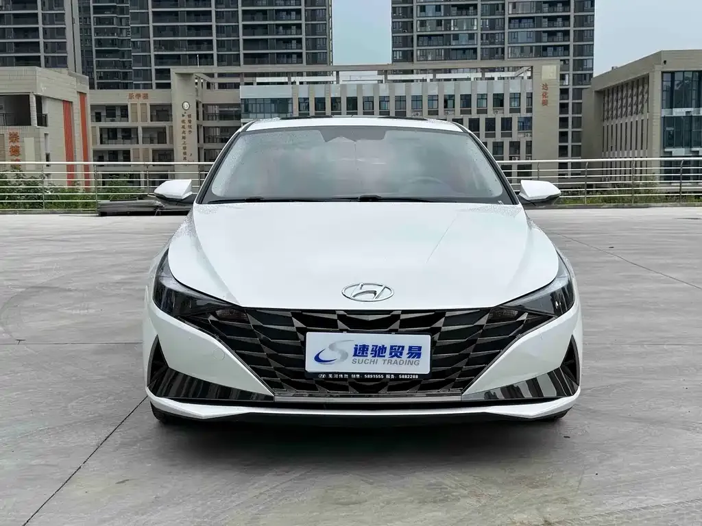 Hyundai Elantra — фото 3