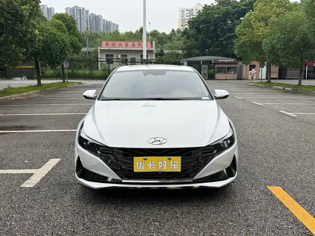 Hyundai Elantra — фото 10