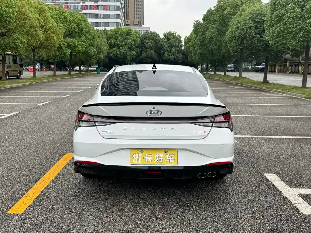 Hyundai Elantra — фото 7