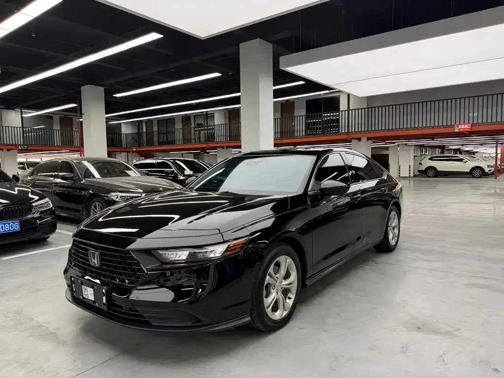Honda Accord — фото 1