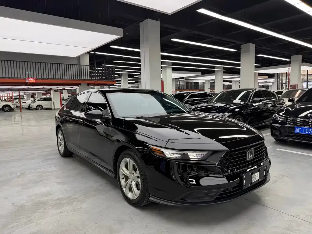 Honda Accord — фото 10