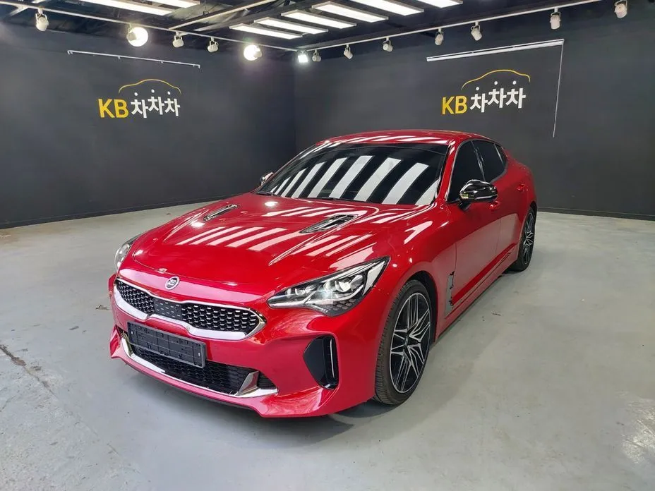 Kia Stinger — фото 1