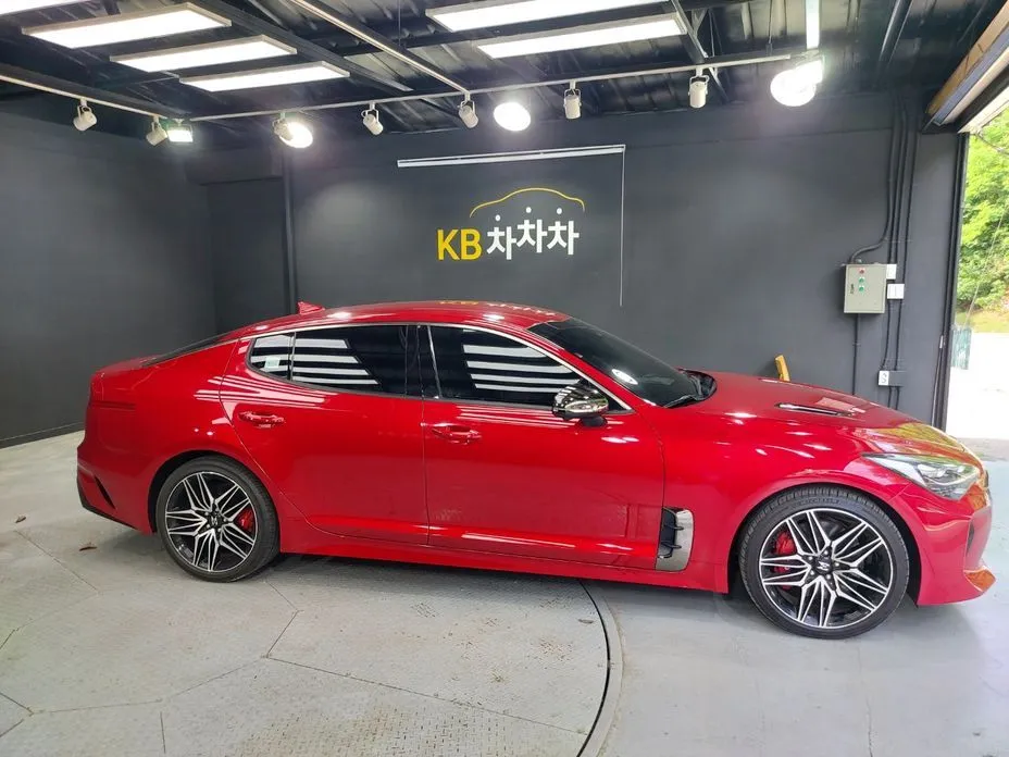 Kia Stinger — фото 10