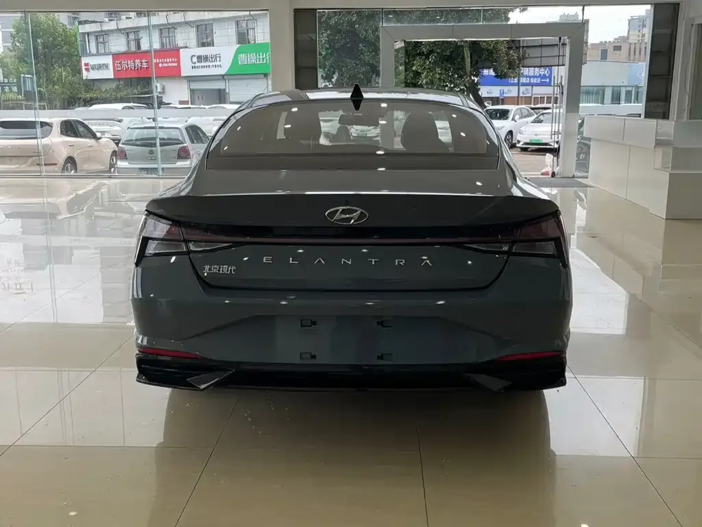 Hyundai Elantra — фото 9