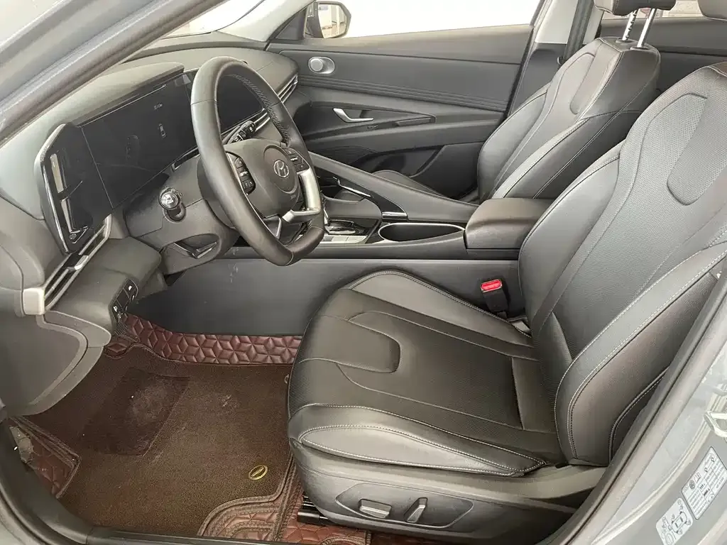 Hyundai Elantra — фото 10