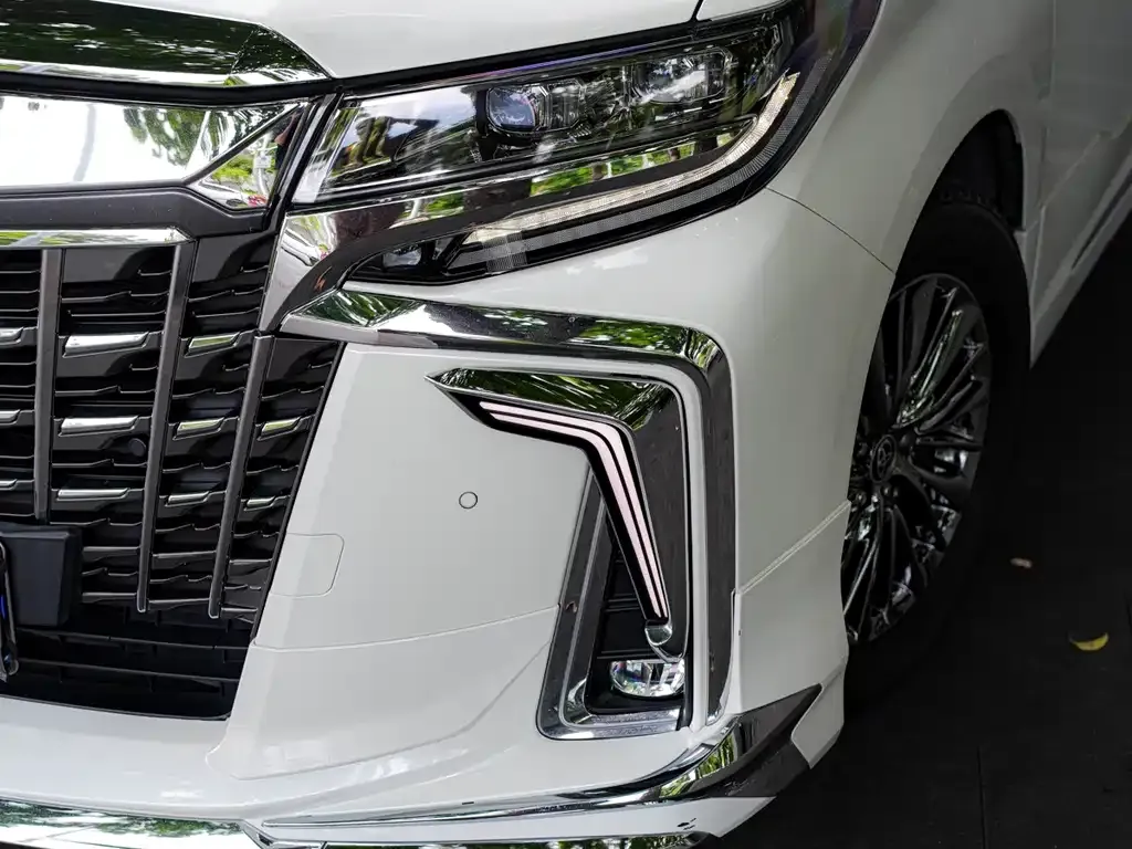 Toyota Alphard — фото 6