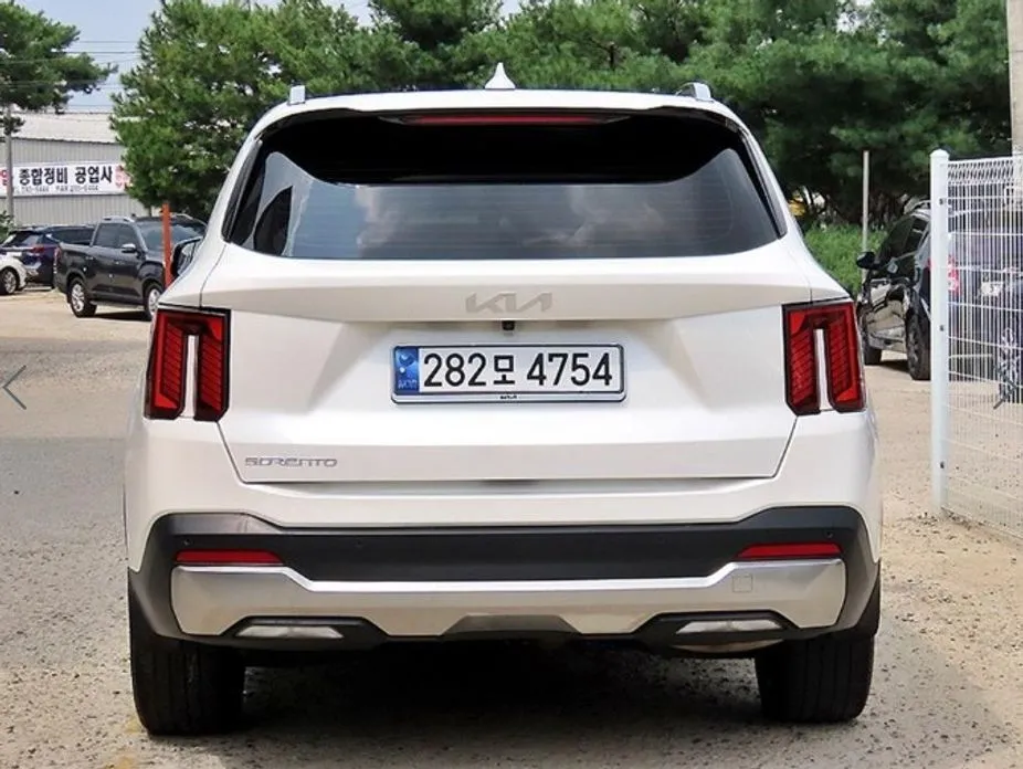 Kia Sorento — фото 6