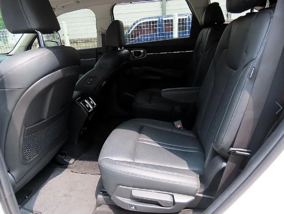 Kia Sorento — фото 7