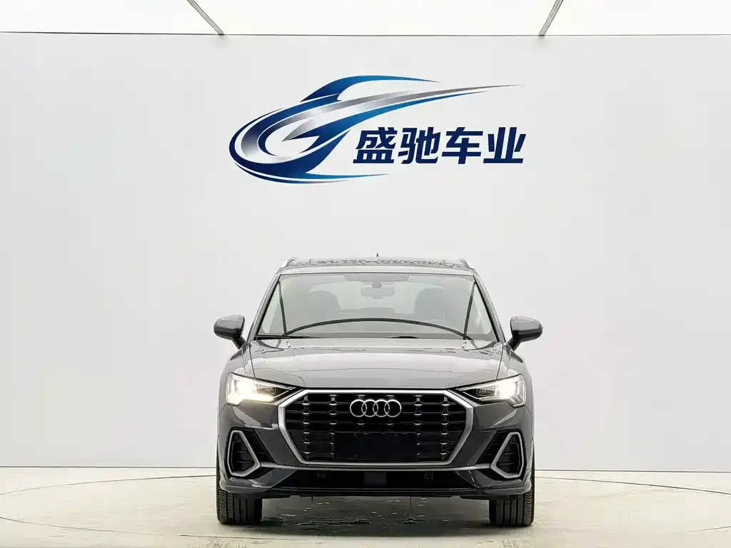 Audi Q3 — фото 10