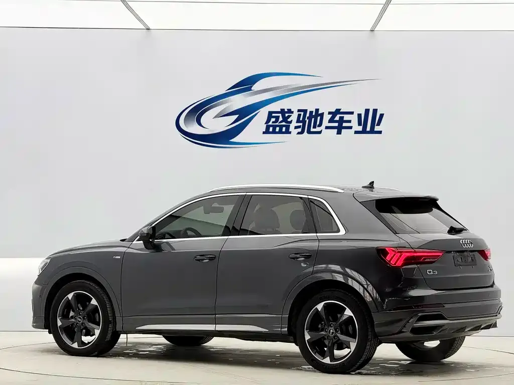 Audi Q3 — фото 3