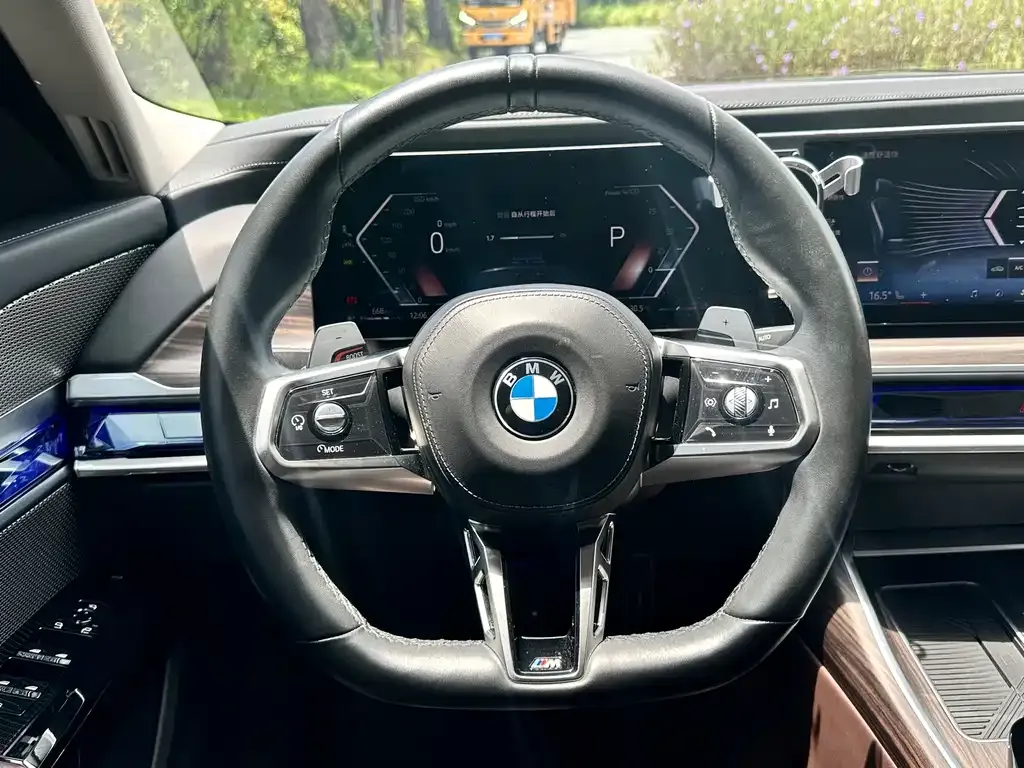 BMW 7 Series — фото 4