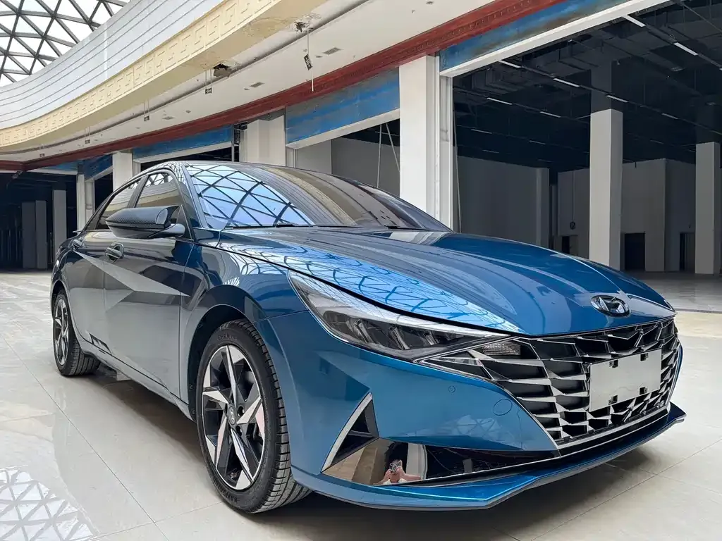 Hyundai Elantra — фото 8